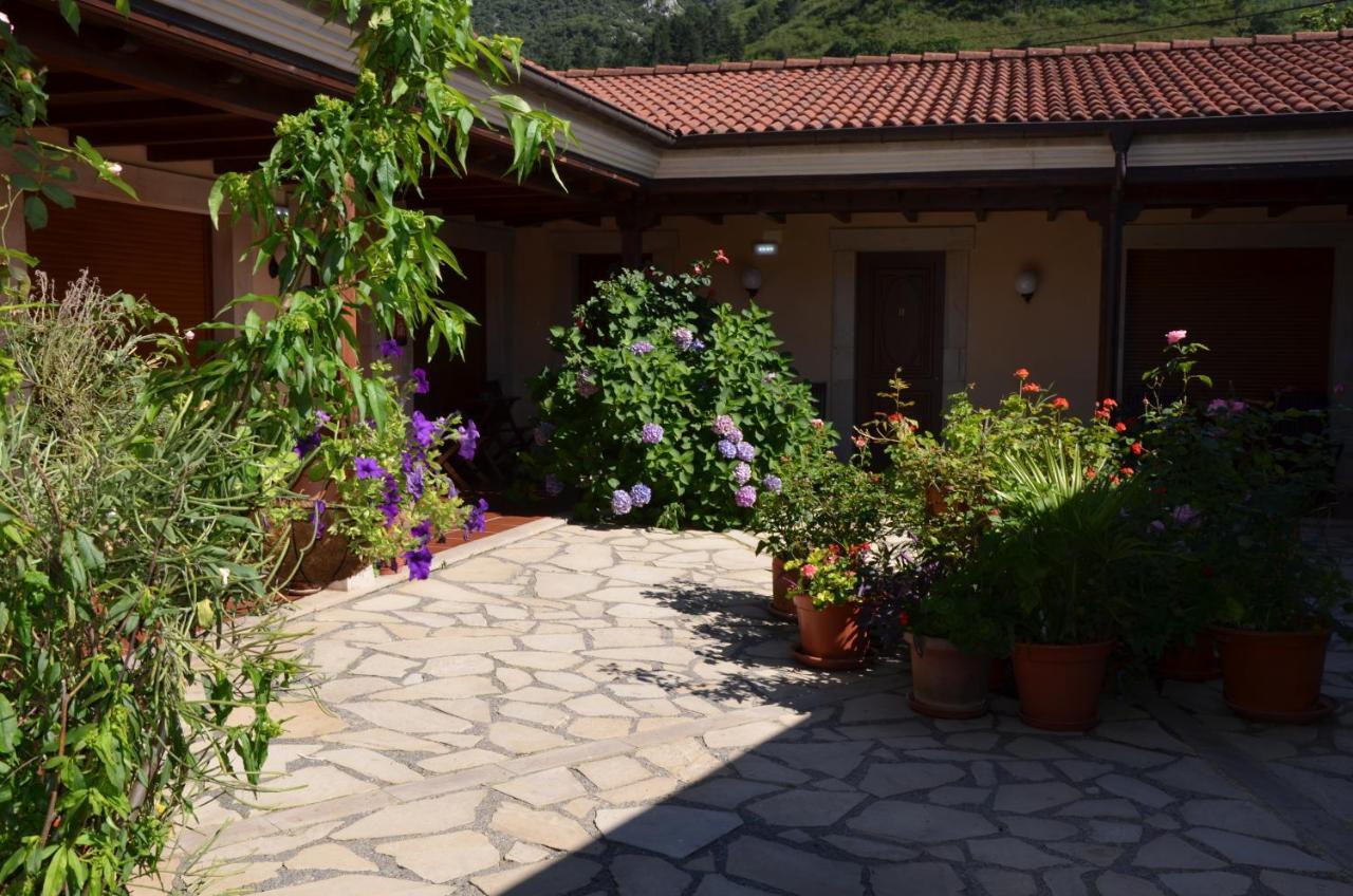 Hotel Arenas De Cabrales- Apartamentos 外观 照片
